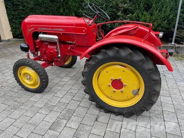 Porsche Junior 108 Tractoren