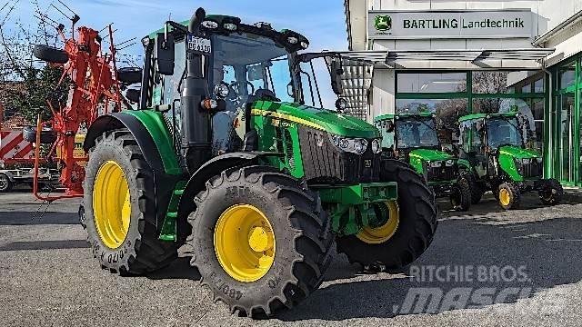 John Deere JD 6120M Tractoren