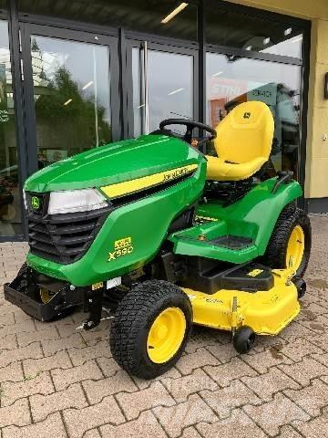 John Deere X590 Rijmaaiers