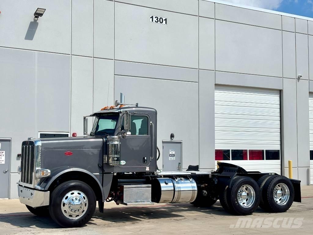 Peterbilt 389 Trekkers