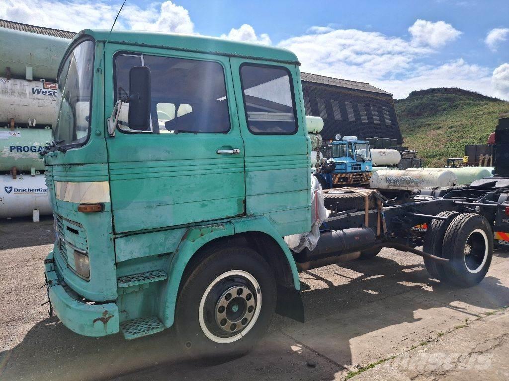 Mercedes-Benz 911 Tractor Units
