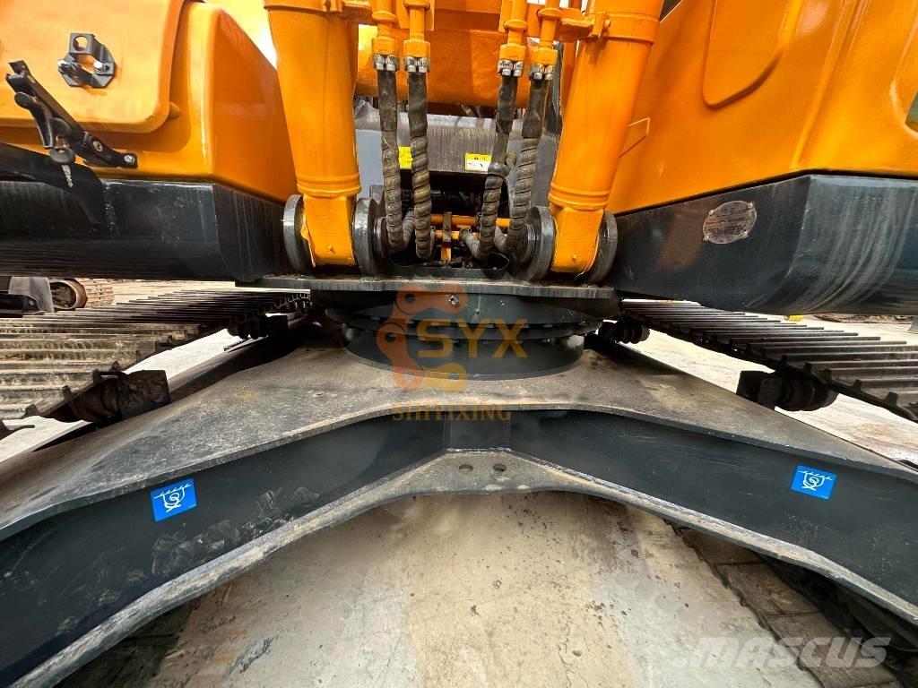 Hyundai R220 Rupsgraafmachines