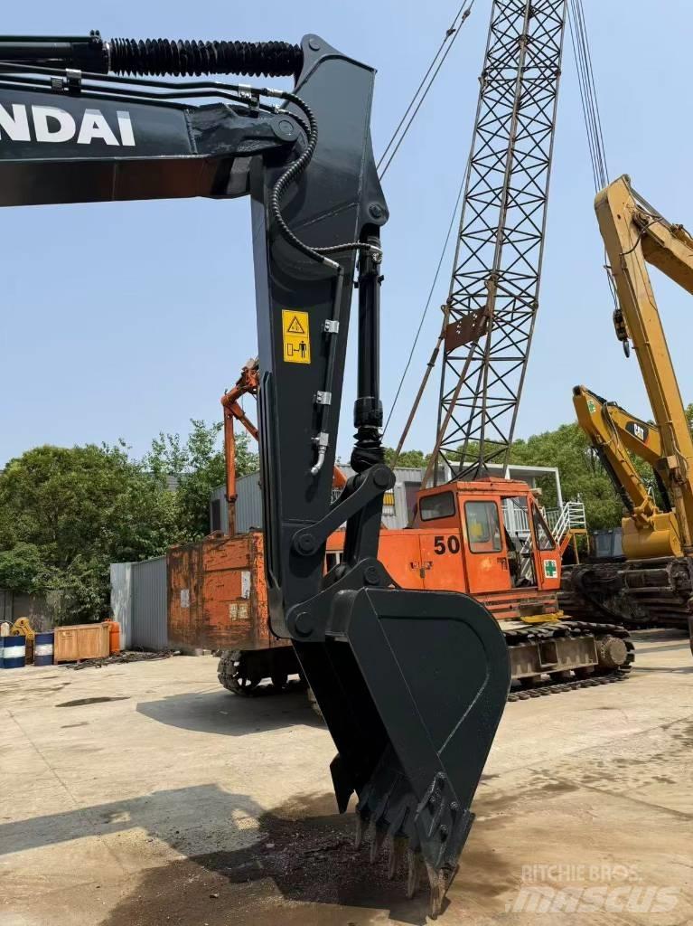 Hyundai R220LC-9S Midigraafmachines 7t - 12t