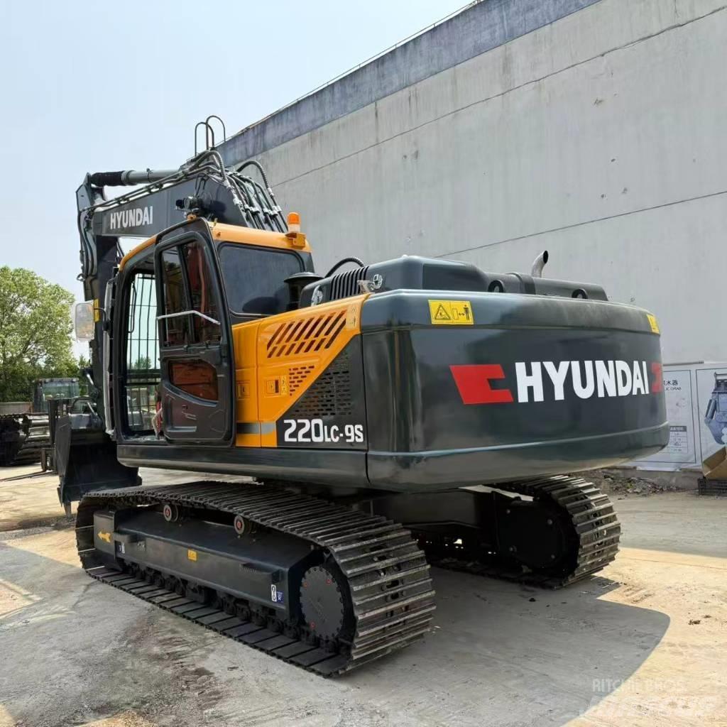 Hyundai R220LC-9S Midigraafmachines 7t - 12t