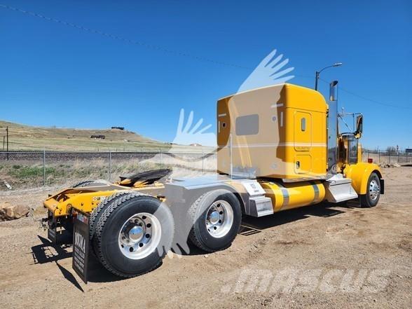 Kenworth W900 Trekkers