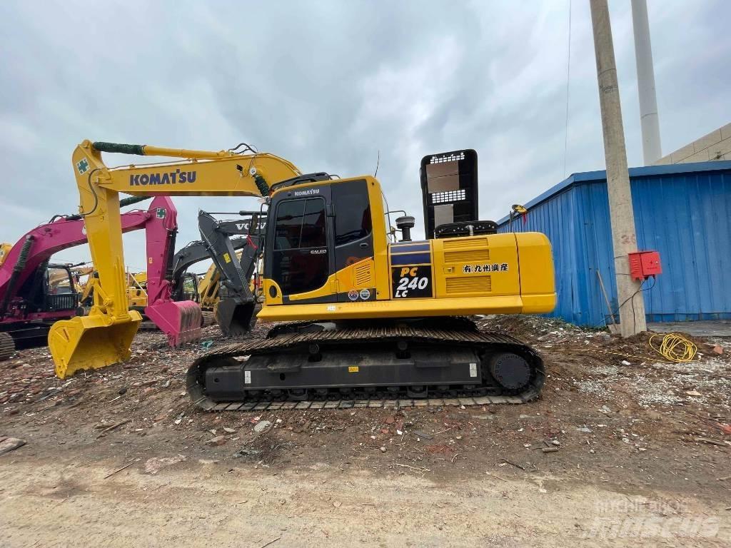 Komatsu PC 240-8 Rupsgraafmachines