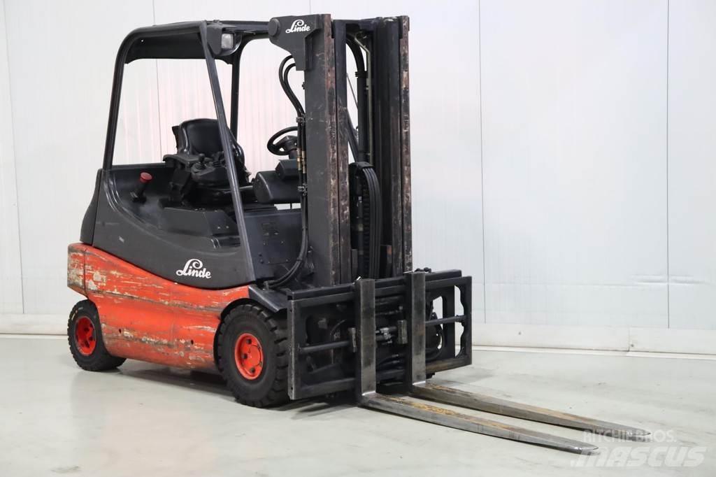 Linde E30-02 Elektrische heftrucks