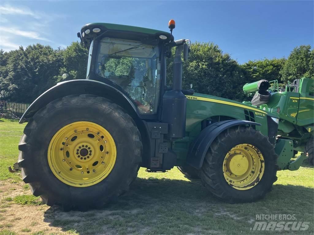 John Deere 8370R Tractoren