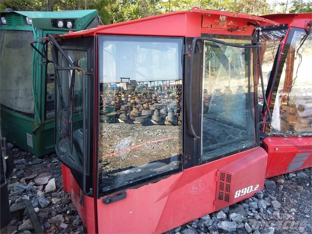 Valmet 890.2 Cabine en interieur