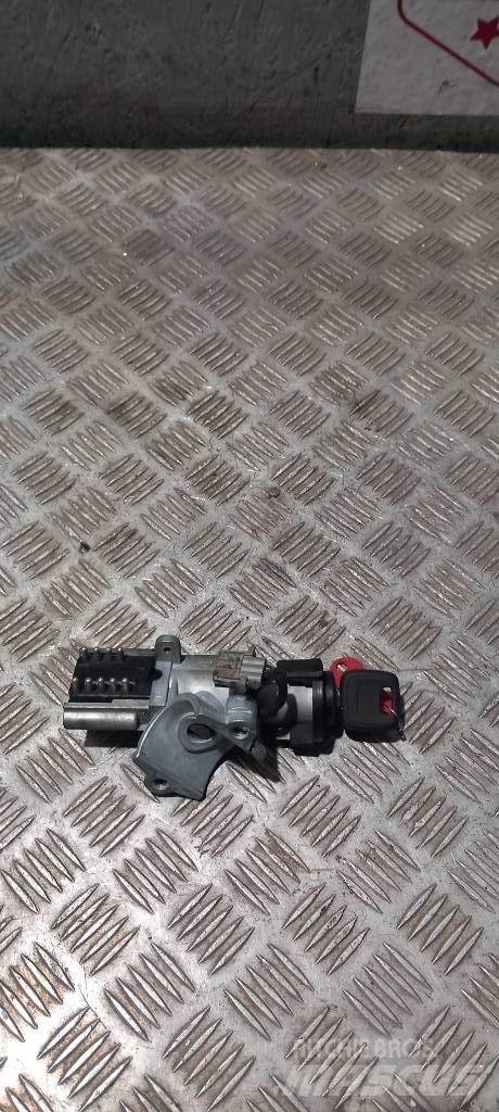 Volvo FH 12   1063433 Cabine en interieur