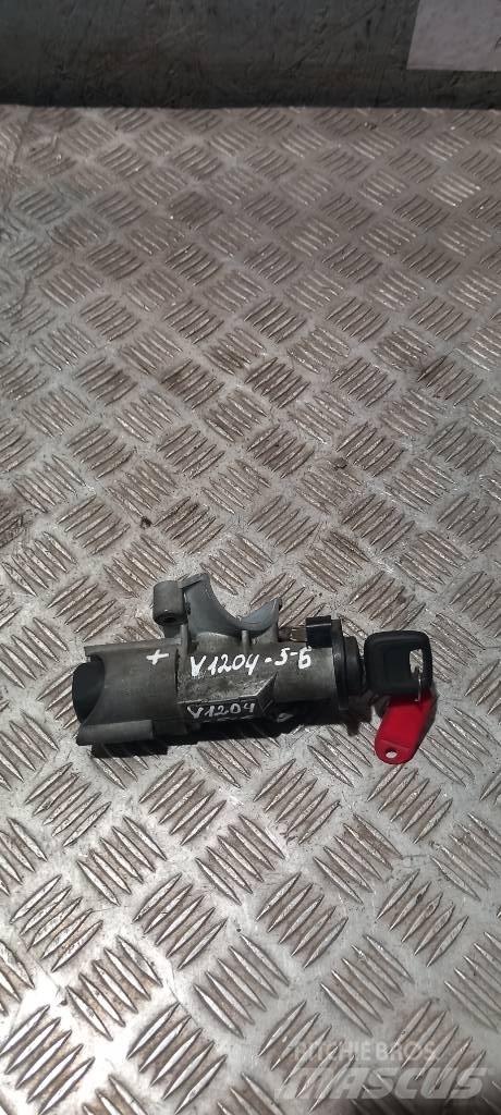 Volvo FH 12   1063433 Cabine en interieur