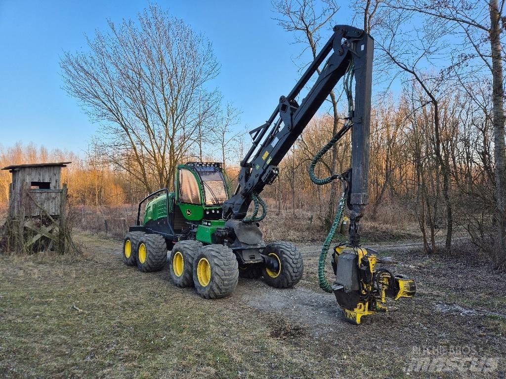 John Deere 1270 G Harvesters
