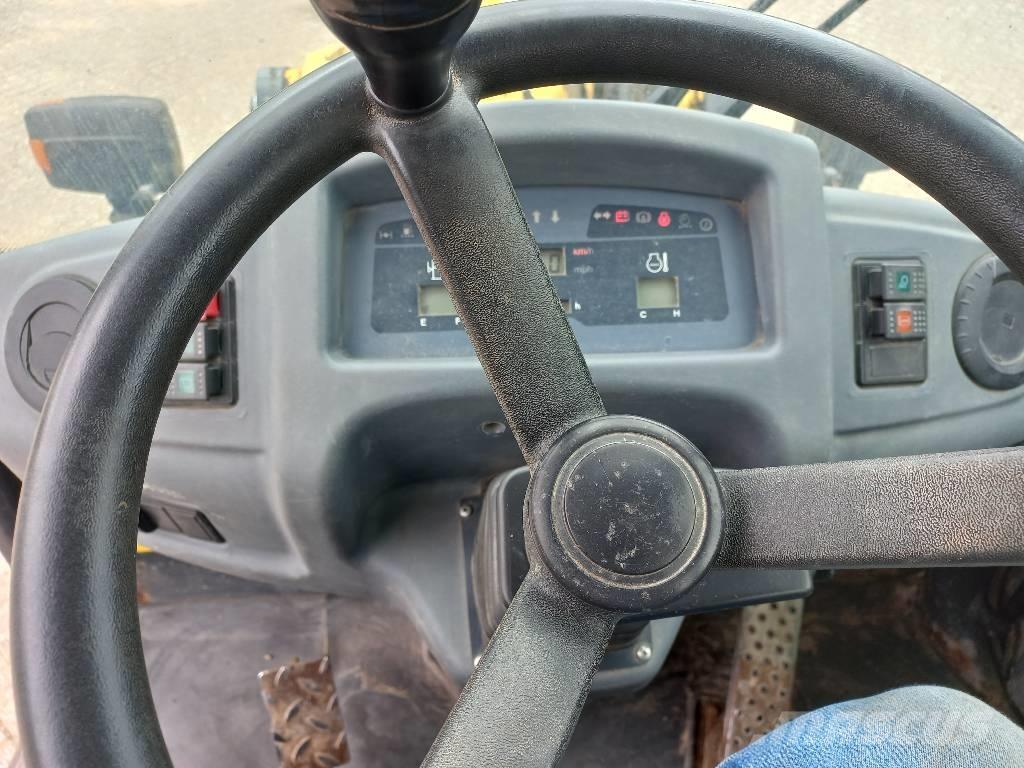 Komatsu WA 80-6 Wielladers