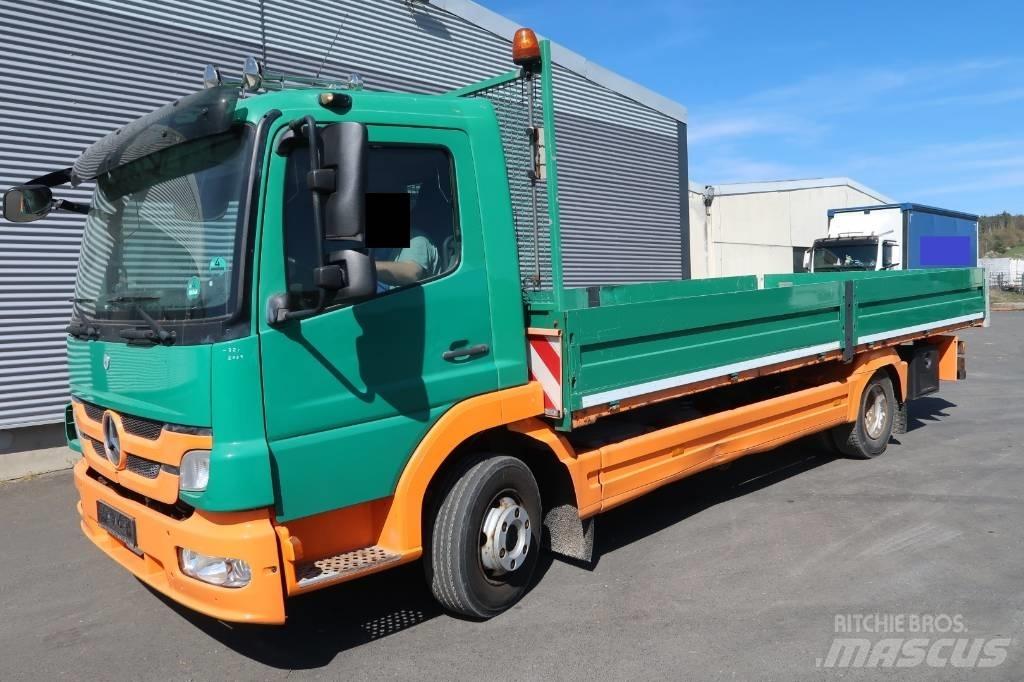 Mercedes-Benz 822 L Bestelwagens met open laadbak