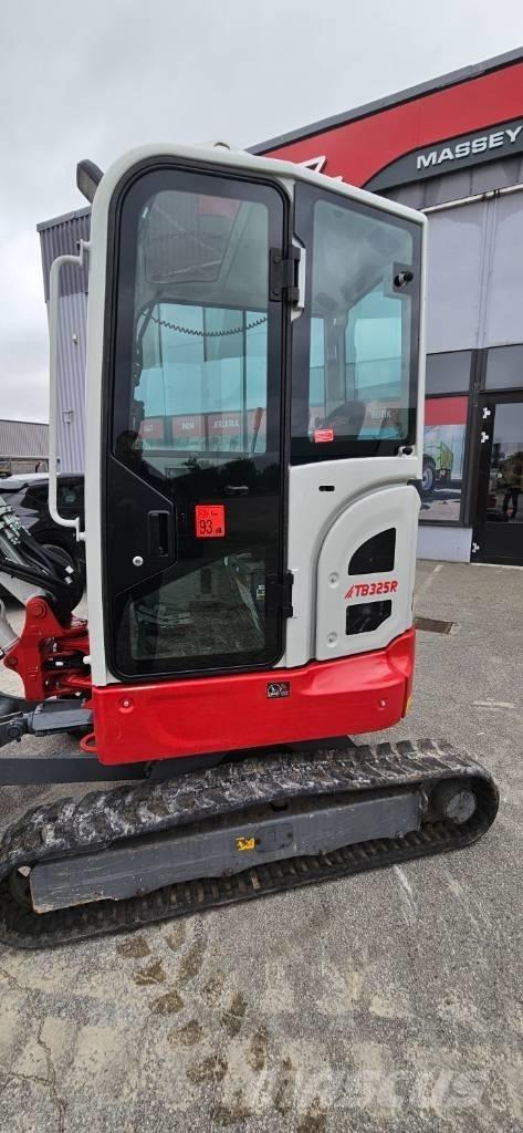 Takeuchi TB 325 R Minigraafmachines < 7t