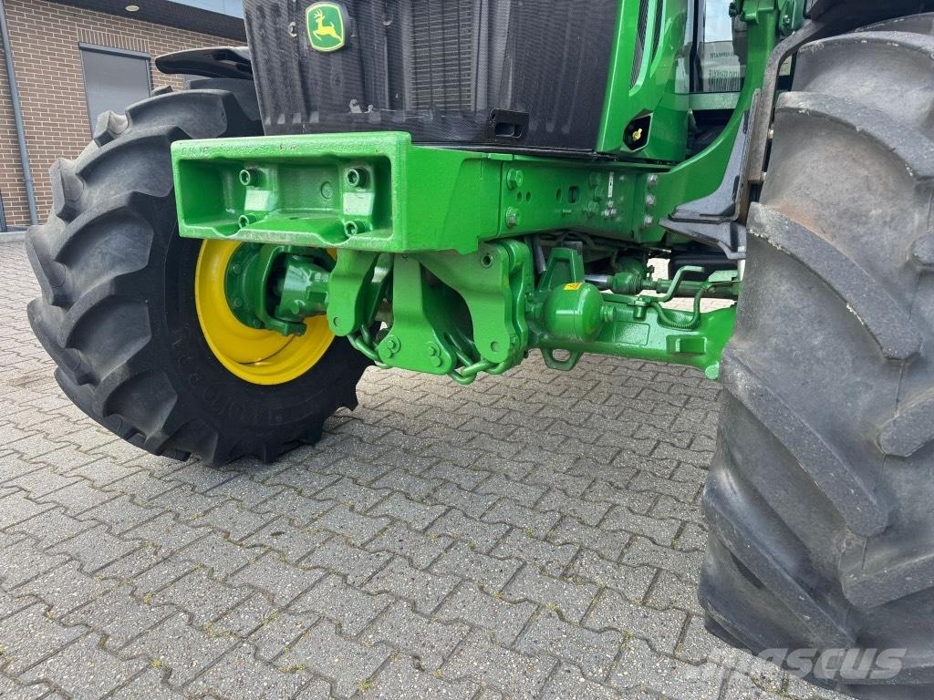 John Deere 6120 M Tractoren