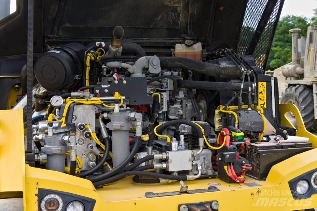 Bomag BW 28 RH Bandenwalsen