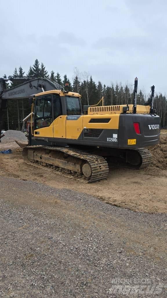 Volvo EC 250 D L Rupsgraafmachines