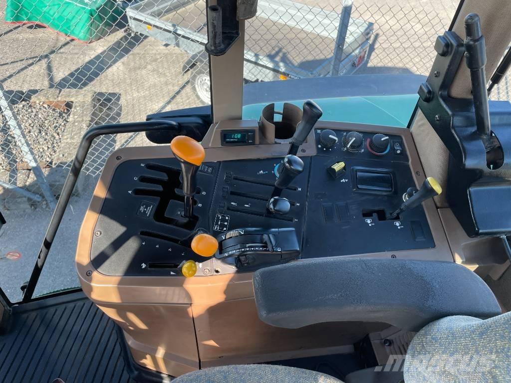 John Deere 7710 Tractoren