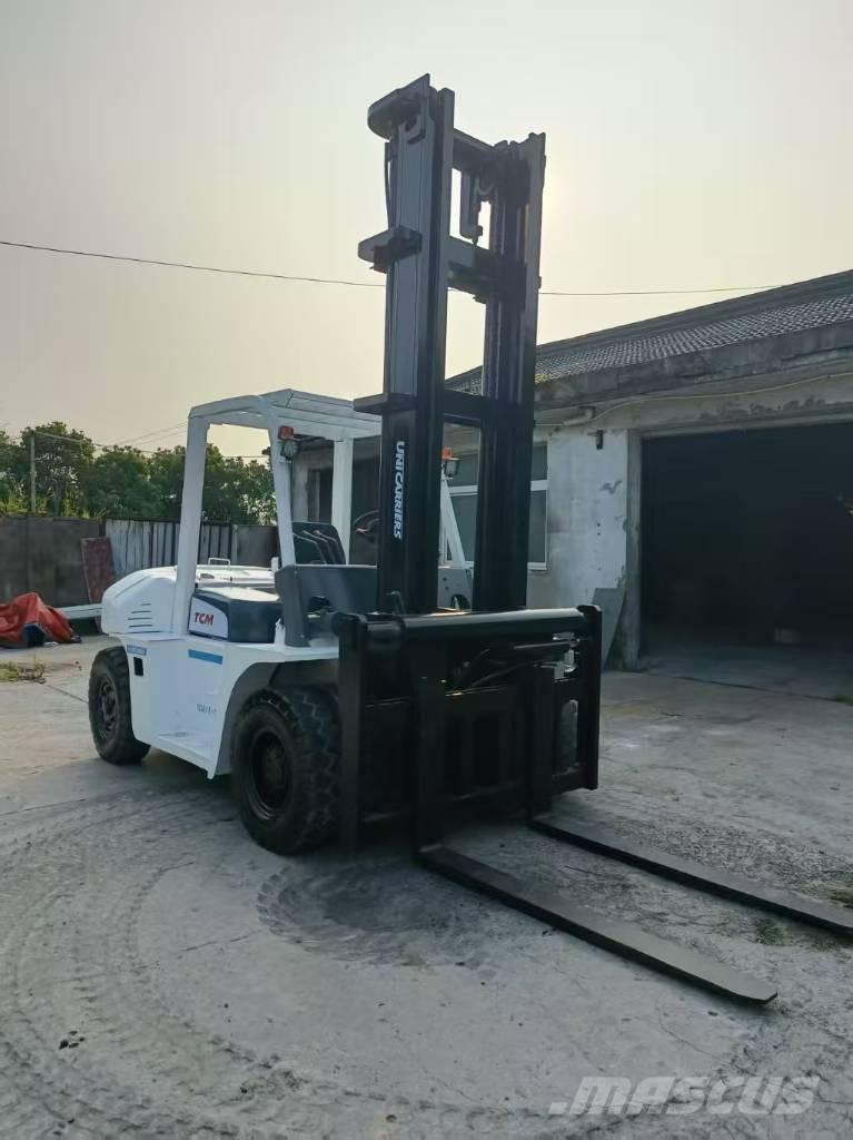 TCM FD 70 Z8 Bakwagens met gesloten opbouw