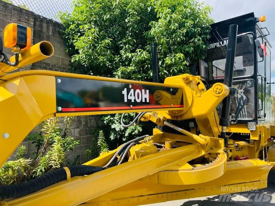 CAT 140h Graders