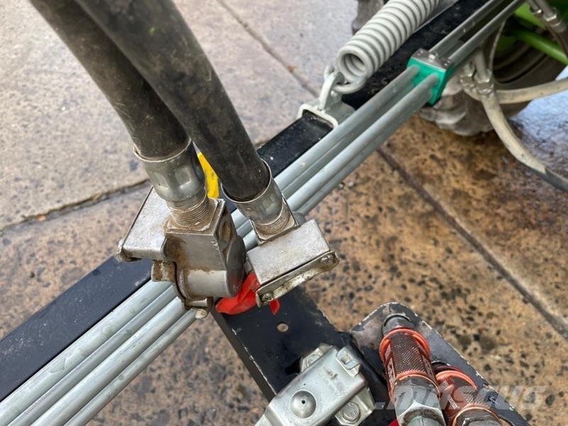 Conow BTW 24 Vierkante balenpers