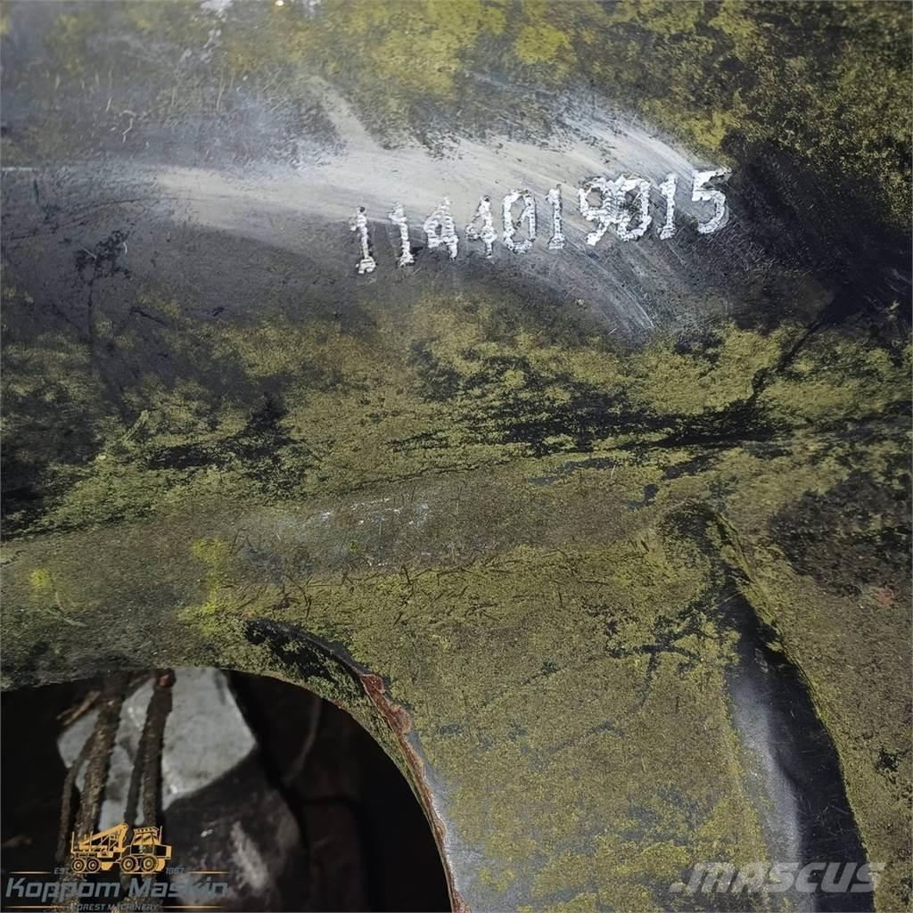 Komatsu C144 Boomvelkoppen