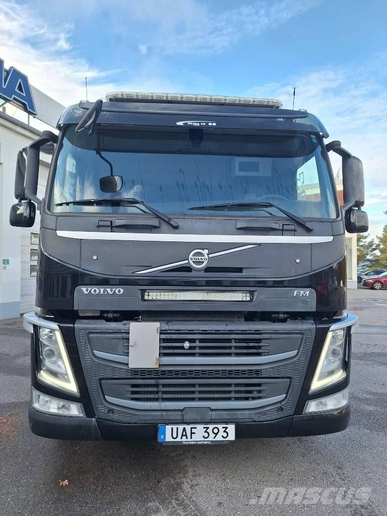 Volvo FM  6x2 Vlakke laadvloer met kraan