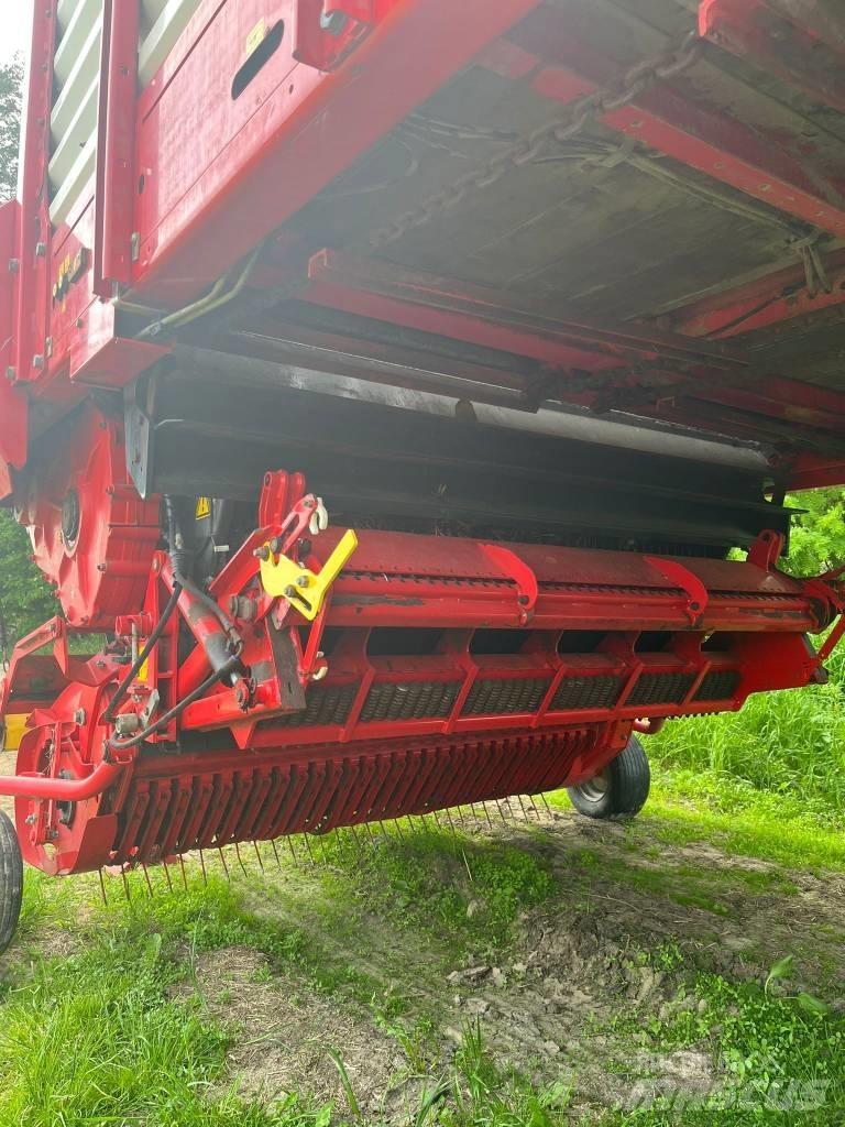 Pöttinger Jumbo 7210 Opraapwagens