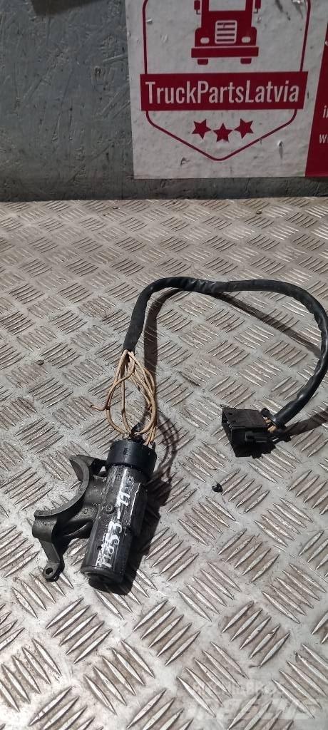 MAN TGA   81464336004 Cabine en interieur