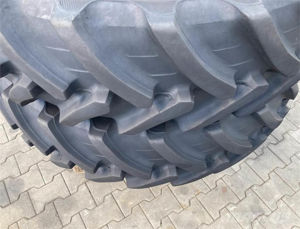 Alliance 380/85R34 Banden, wielen en velgen
