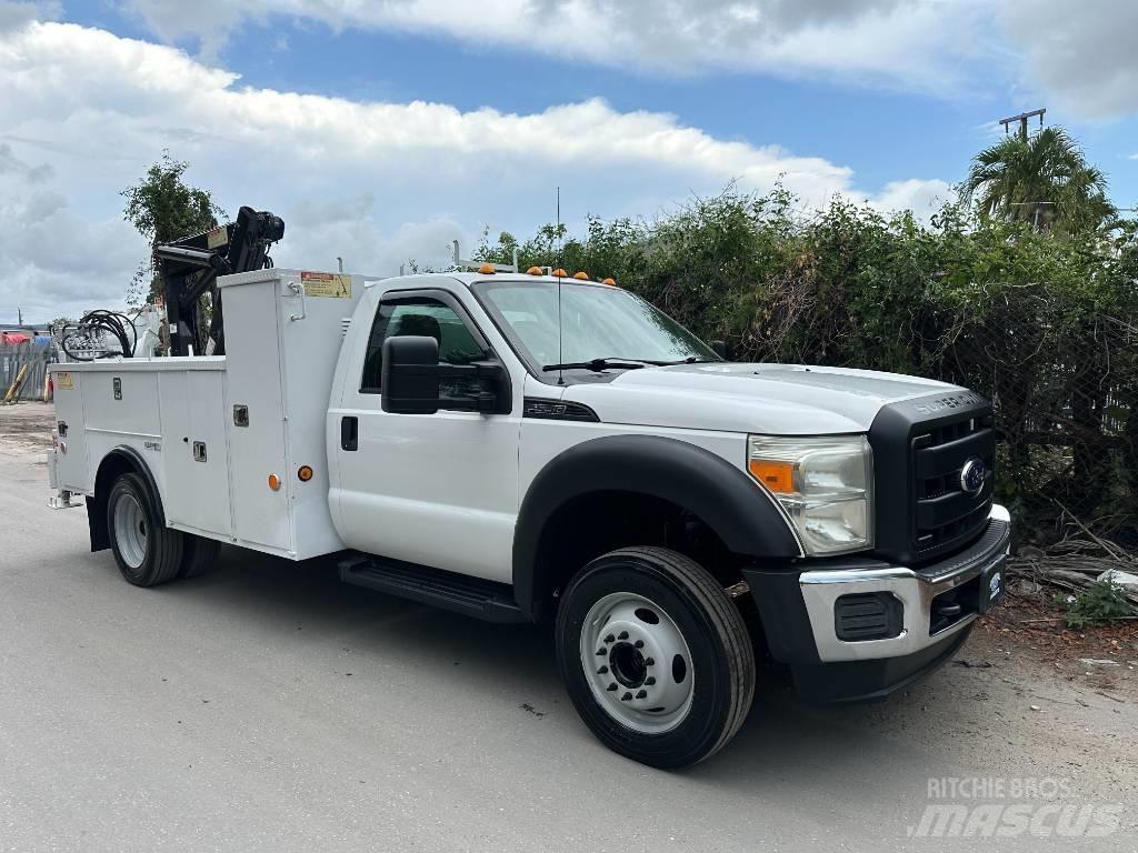 Ford F 550 Bestelwagens met open laadbak