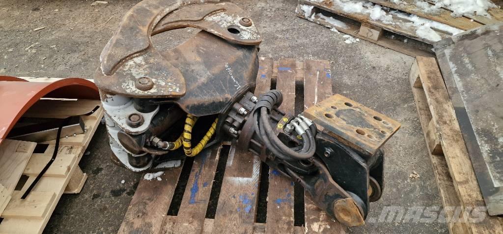 Volvo FM 13 Vlakke laadvloer met kraan