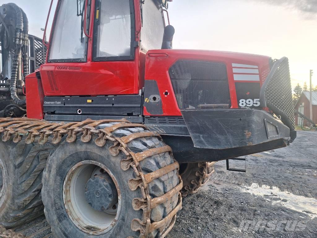 Komatsu 895 Uitrijwagens