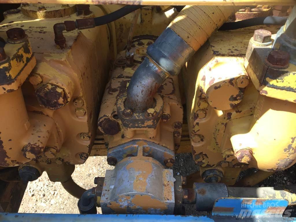 CAT 245 D ME Rupsgraafmachines
