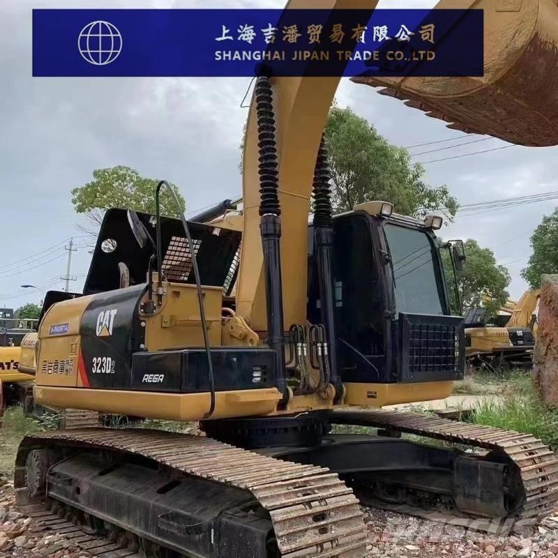CAT 323 D Rupsgraafmachines