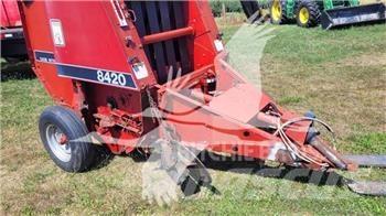 Case IH 8420 Ronde-balenpersen