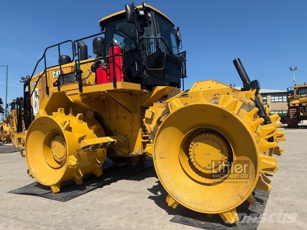 CAT 826 Afvalpersen
