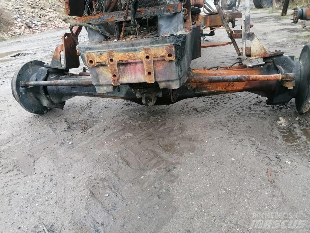 New Holland M135 rim Banden, wielen en velgen