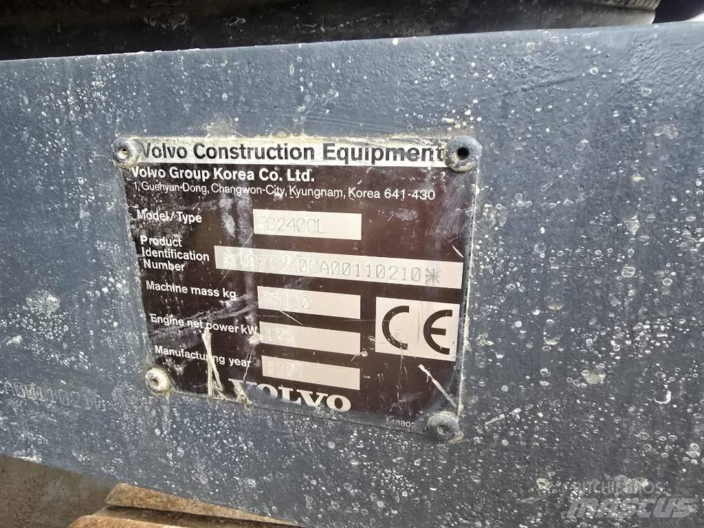 Volvo EC 240 C Rupsgraafmachines