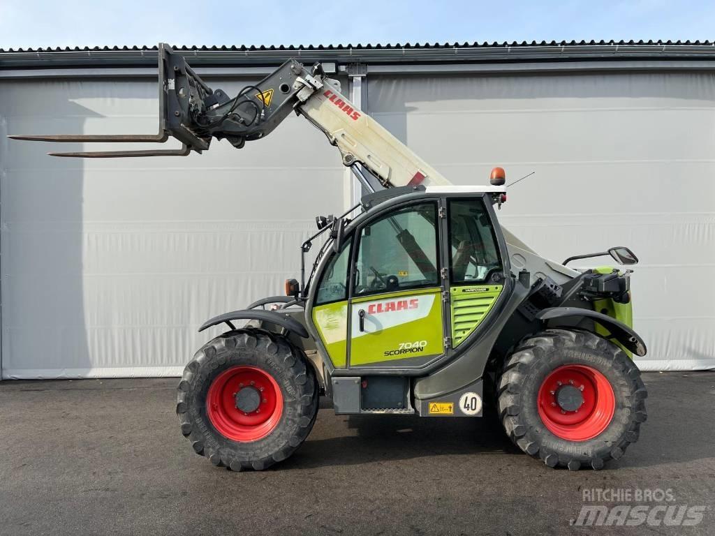 CLAAS SCORPION 7040 Verreikers voor landbouw