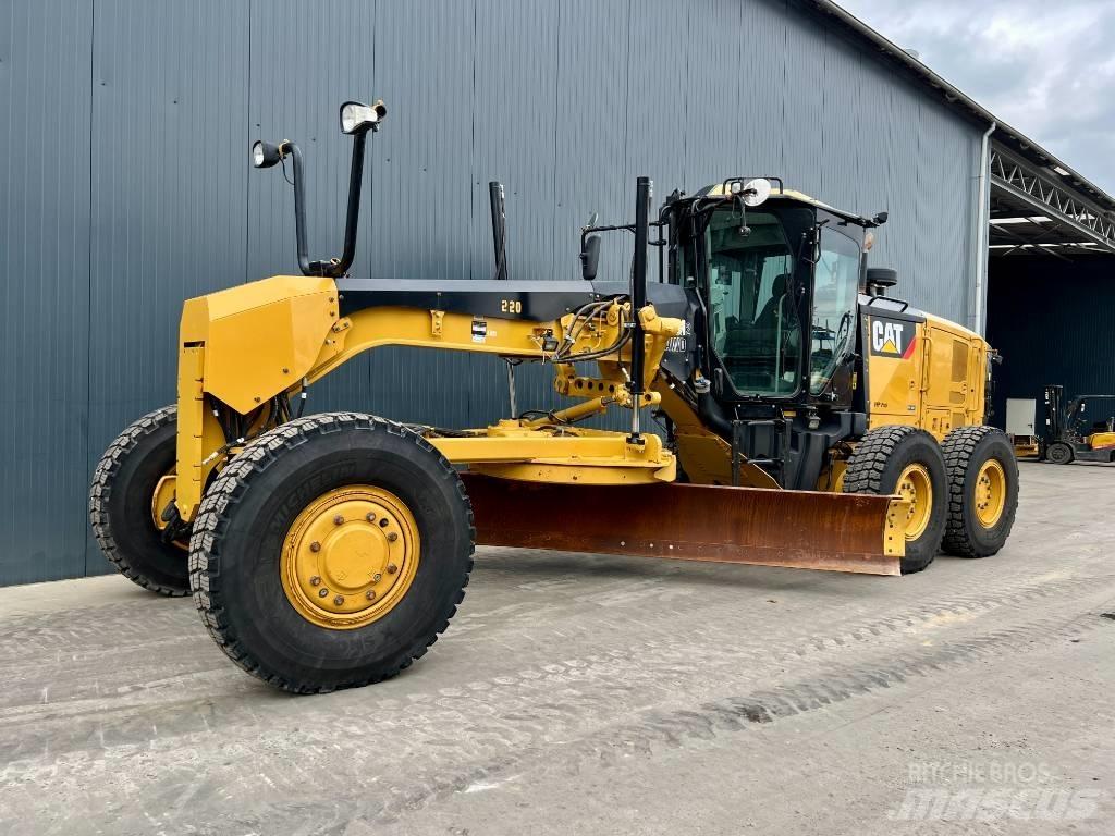 CAT 140 M 2 AWD Graders