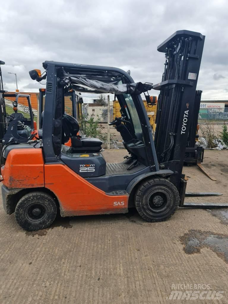 Toyota 02-8 FGF 25 LPG heftrucks