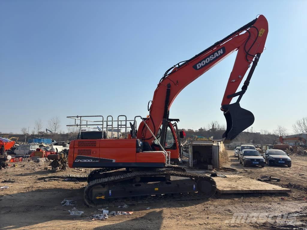 Doosan DX300 Long Reach Graafmachines