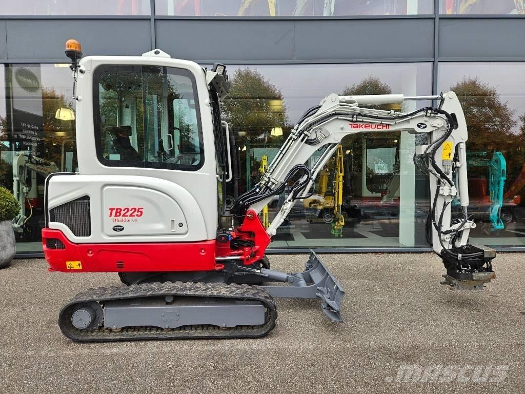 Takeuchi TB 225 Minigraafmachines < 7t