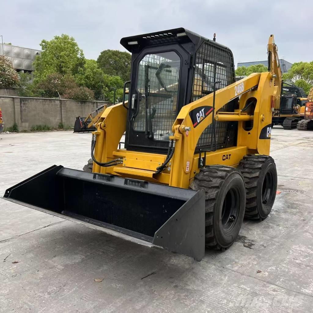 CAT 246 B Miniladers