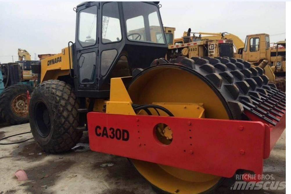 Dynapac CA 30 D Trilrolwalsen