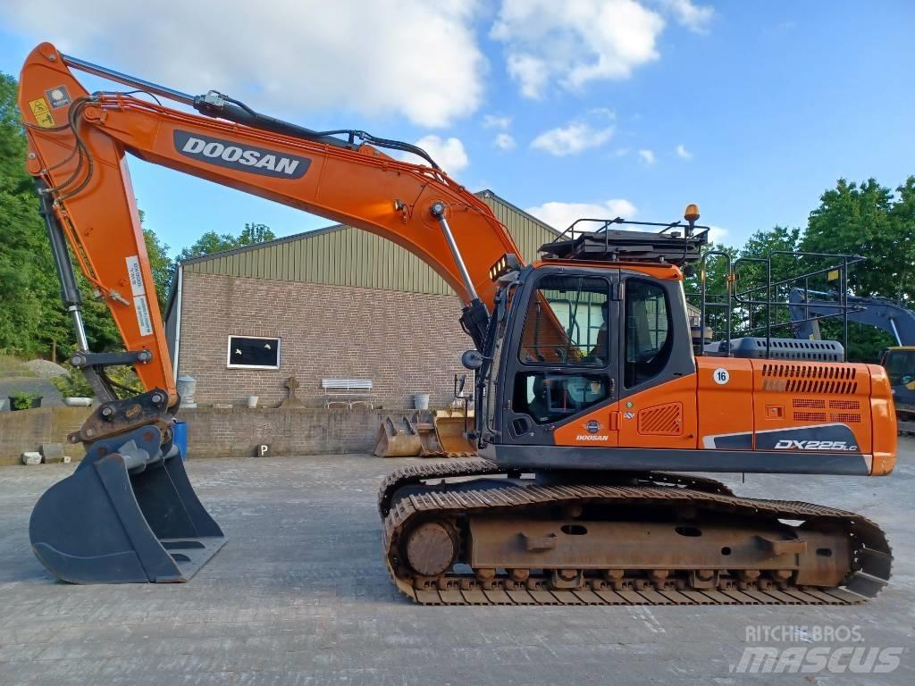 Doosan DX 225 LC-5 Rupsgraafmachines