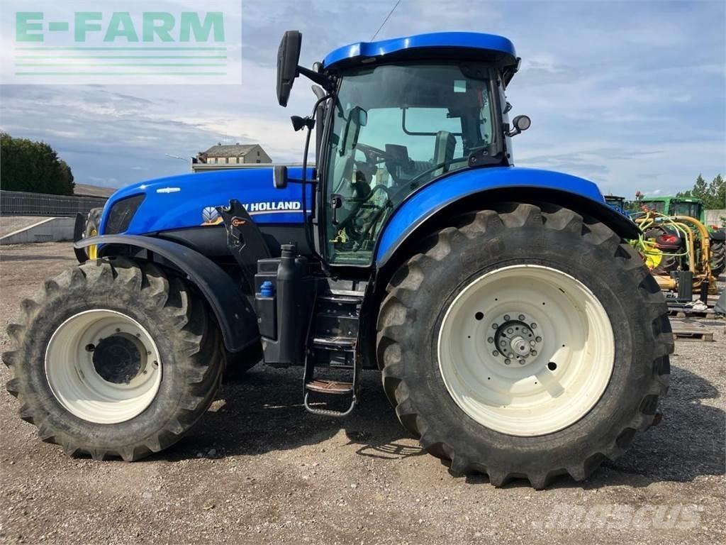 New Holland T7.220 Tractoren
