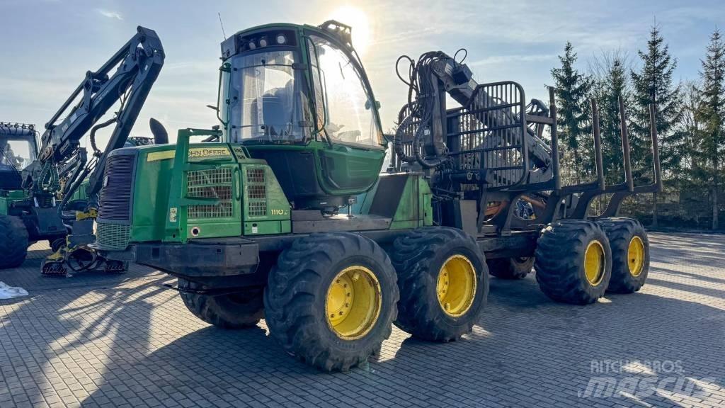 John Deere 1110 E Uitrijwagens
